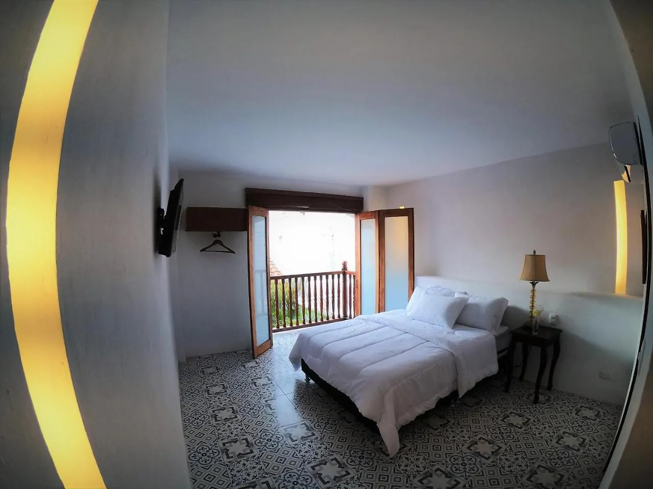 Columbus House Hotel Cartagena 2*,