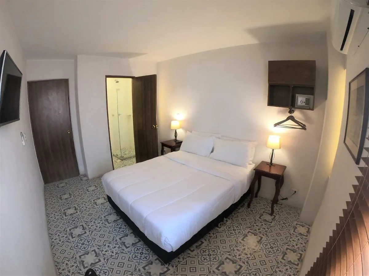 Columbus House Hotel Cartagena 2*,